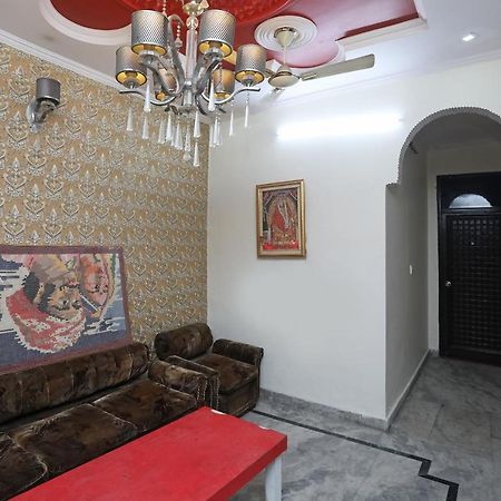 Oyo Stay The Castle Near M2K Cinemas Rohini New Delhi Ngoại thất bức ảnh