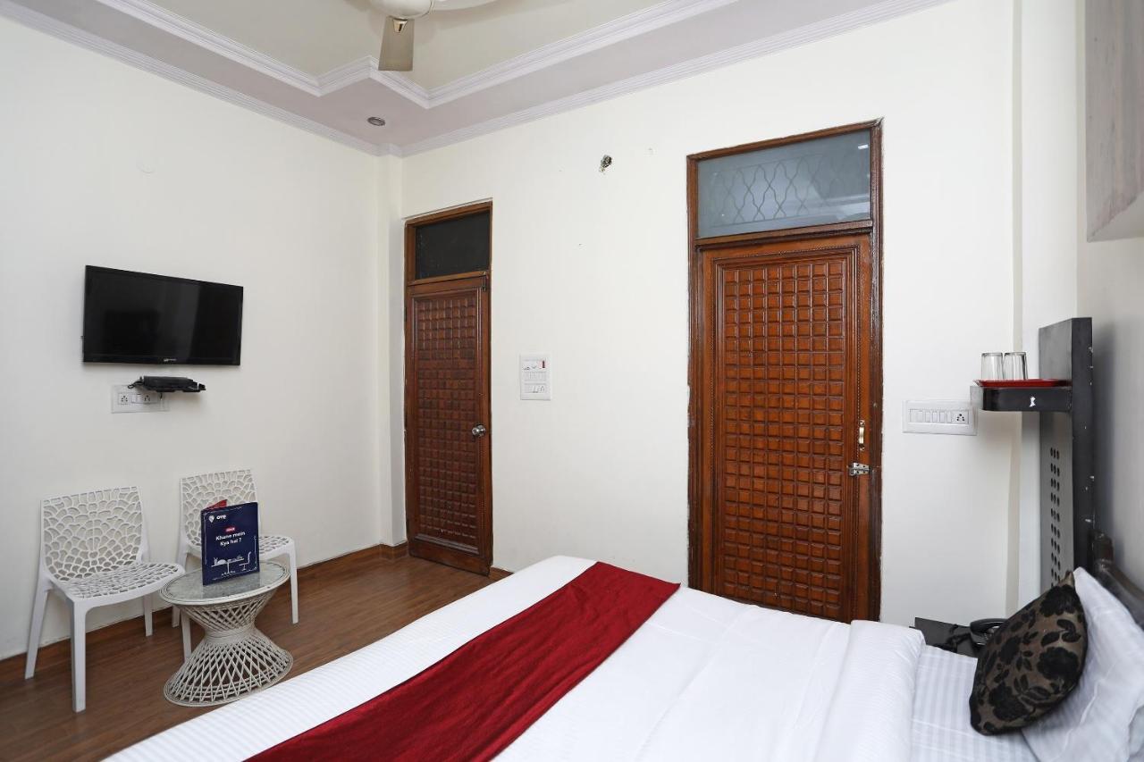 Oyo Stay The Castle Near M2K Cinemas Rohini New Delhi Ngoại thất bức ảnh