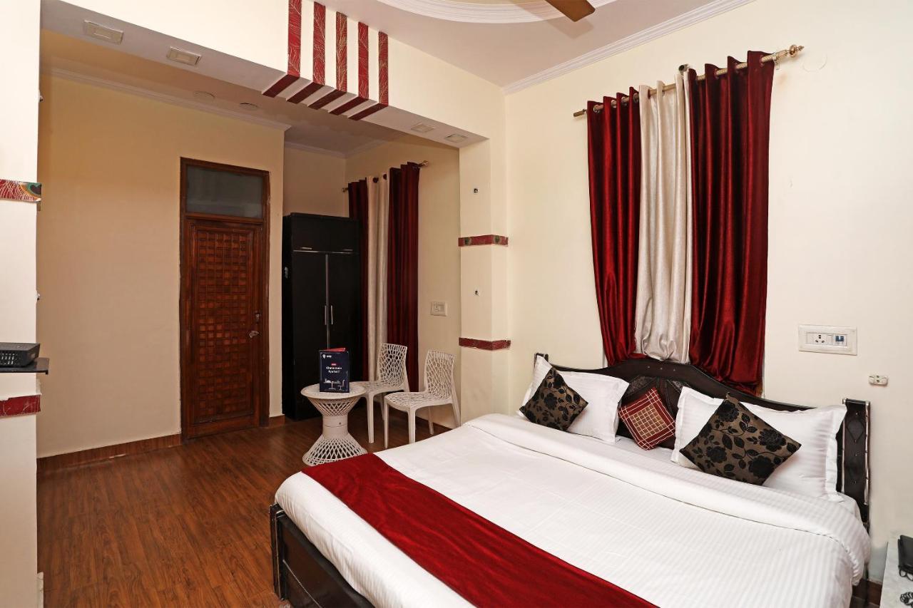 Oyo Stay The Castle Near M2K Cinemas Rohini New Delhi Ngoại thất bức ảnh