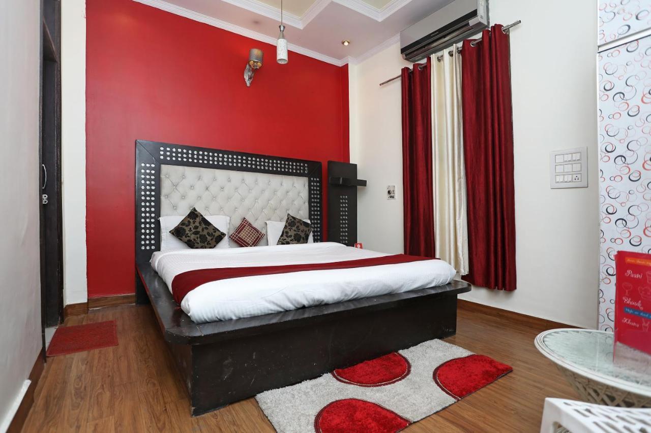 Oyo Stay The Castle Near M2K Cinemas Rohini New Delhi Ngoại thất bức ảnh