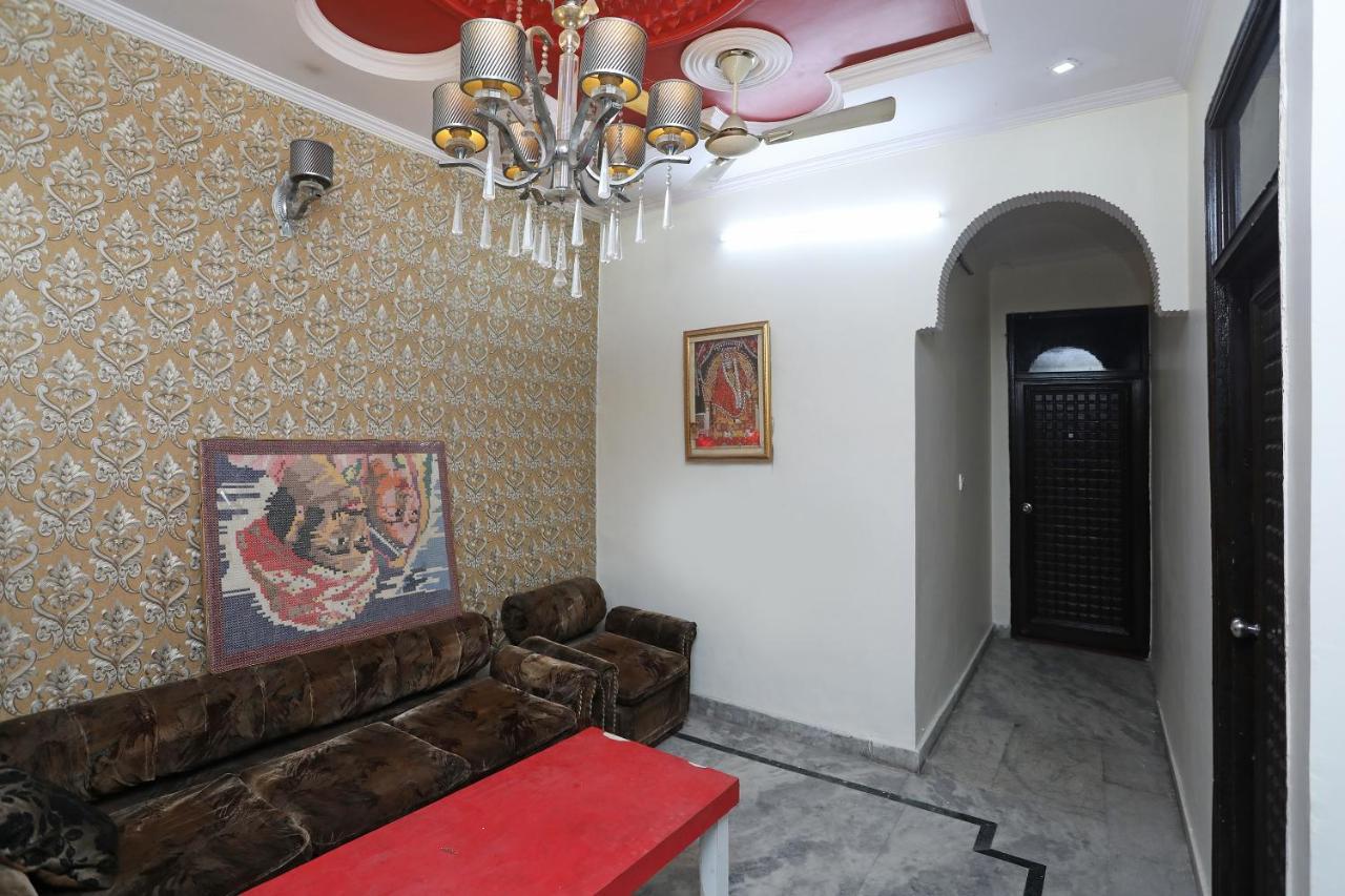 Oyo Stay The Castle Near M2K Cinemas Rohini New Delhi Ngoại thất bức ảnh